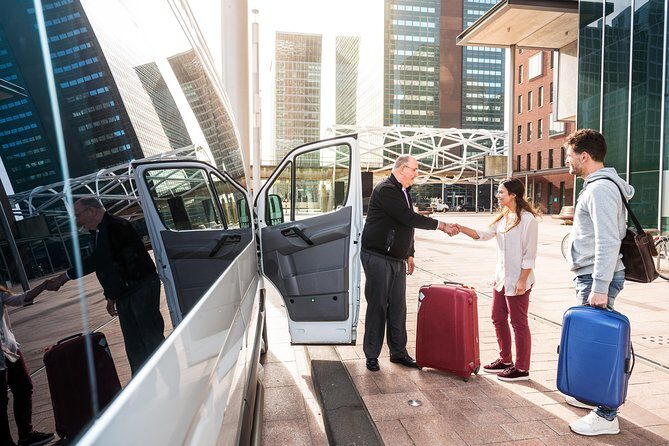 Lanzarote Airport Arrival Transfer (Airport to Puerto del Carmen Hotel) - The one drawback to take seriously: parking distance and luggage carry