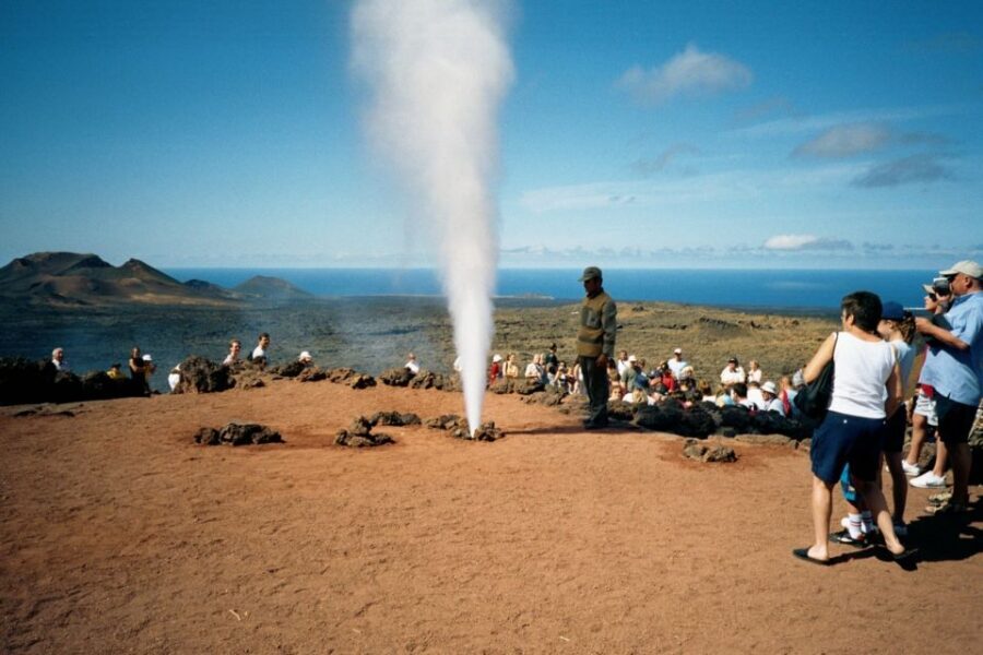 Lanzarote: Full Day Bus Tour with Scenic Views - Who this tour fits best