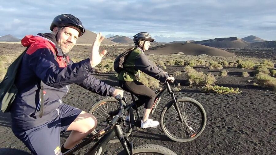 Lanzarote: Guided ebike tours of the Timanfaya volcanoes - Duration, timing, and group size: what the 3.5 hours really feels like