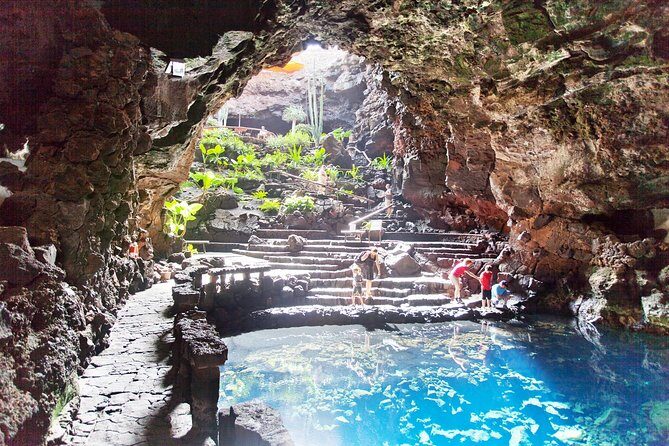 Lanzarote Highlight Tour - The real “highlight” here: three Lanzarote icons, one guided circuit