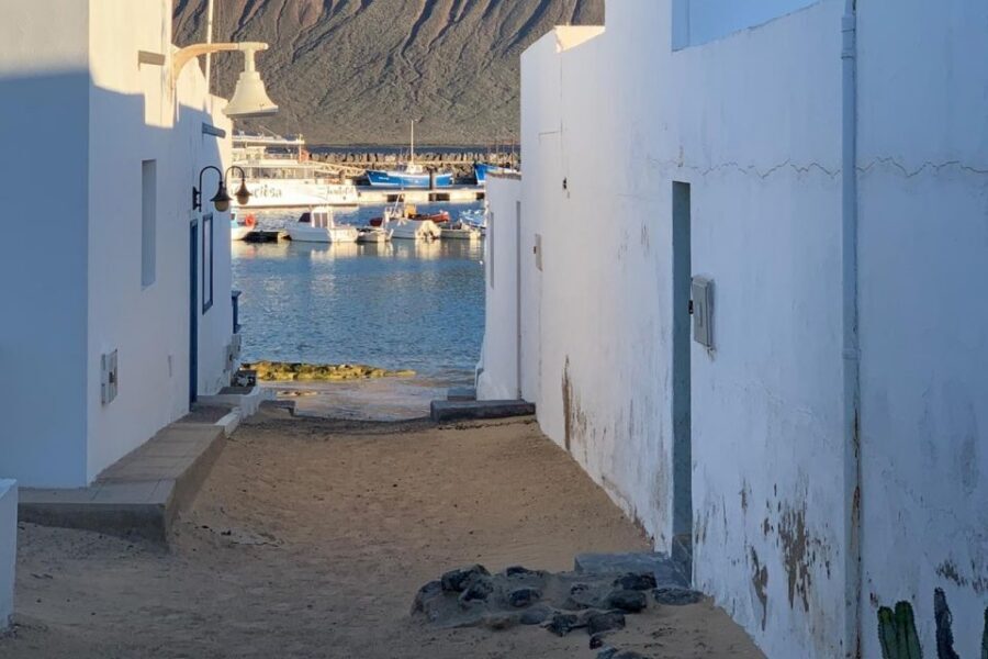Lanzarote: Return Ferry to La Graciosa with Bus Pickup - Getting to Orzola: bus pickup and the Playa Blanca rule