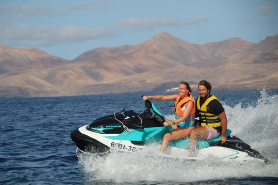 Playa Blanca: 40-Minute Jet Ski Excursion in Marina Rubicón - Entering Marina Rubicón: Where Your Lanzarote Ride Starts