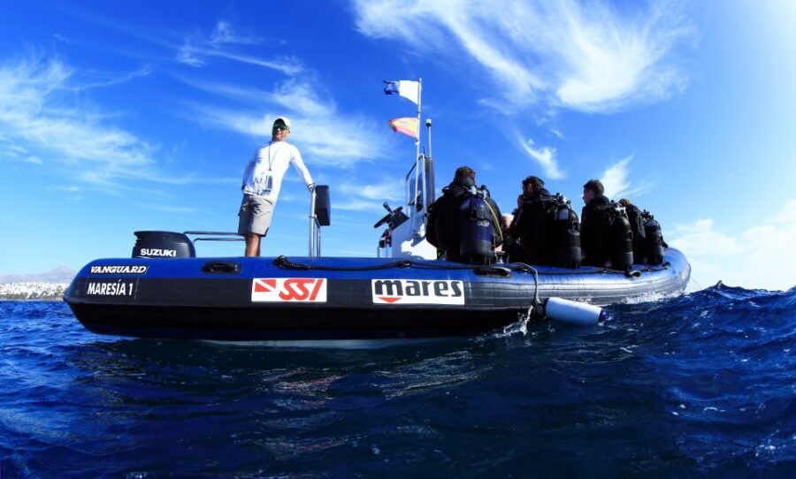 Puerto del Carmen: 2 Guided Scuba Dives (certified only) - Two Guided Underwater Sessions: What the 4-Hour Rhythm Really Means