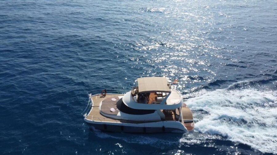 Puerto del Carmen: Private Sunset Catamaran Tour with Drinks - Price and value: $566 per group up to 12