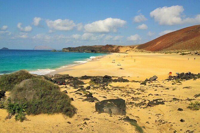Roundtrip Ferry Transfer to La Graciosa with Free Wifi - Using the Wi‑Fi Without Ruining the Relaxed Feeling