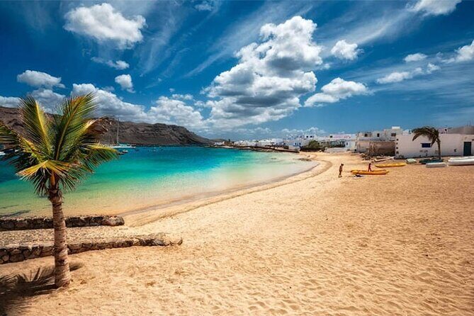 Roundtrip Ferry Transfer to La Graciosa with Free Wifi - Departure and Return Times: Picking the Right Window